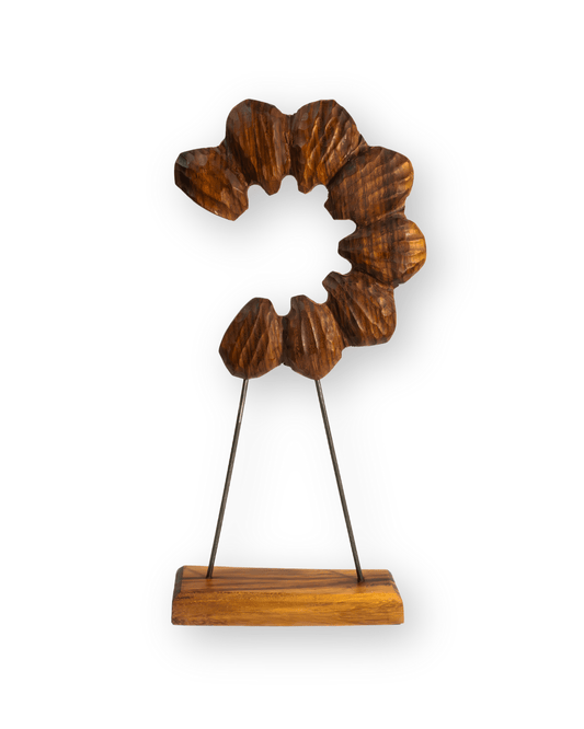 Escultura de petalo de madera