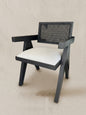Silla tapizada con tejido negra