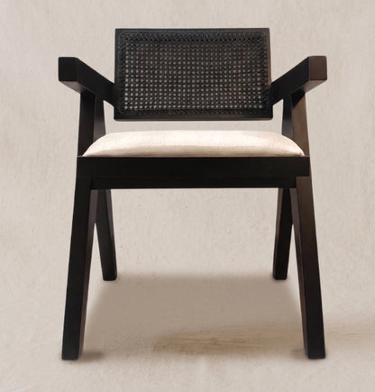 Silla tapizada con tejido negra