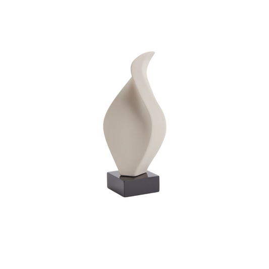 Escultura de cerámica en gris