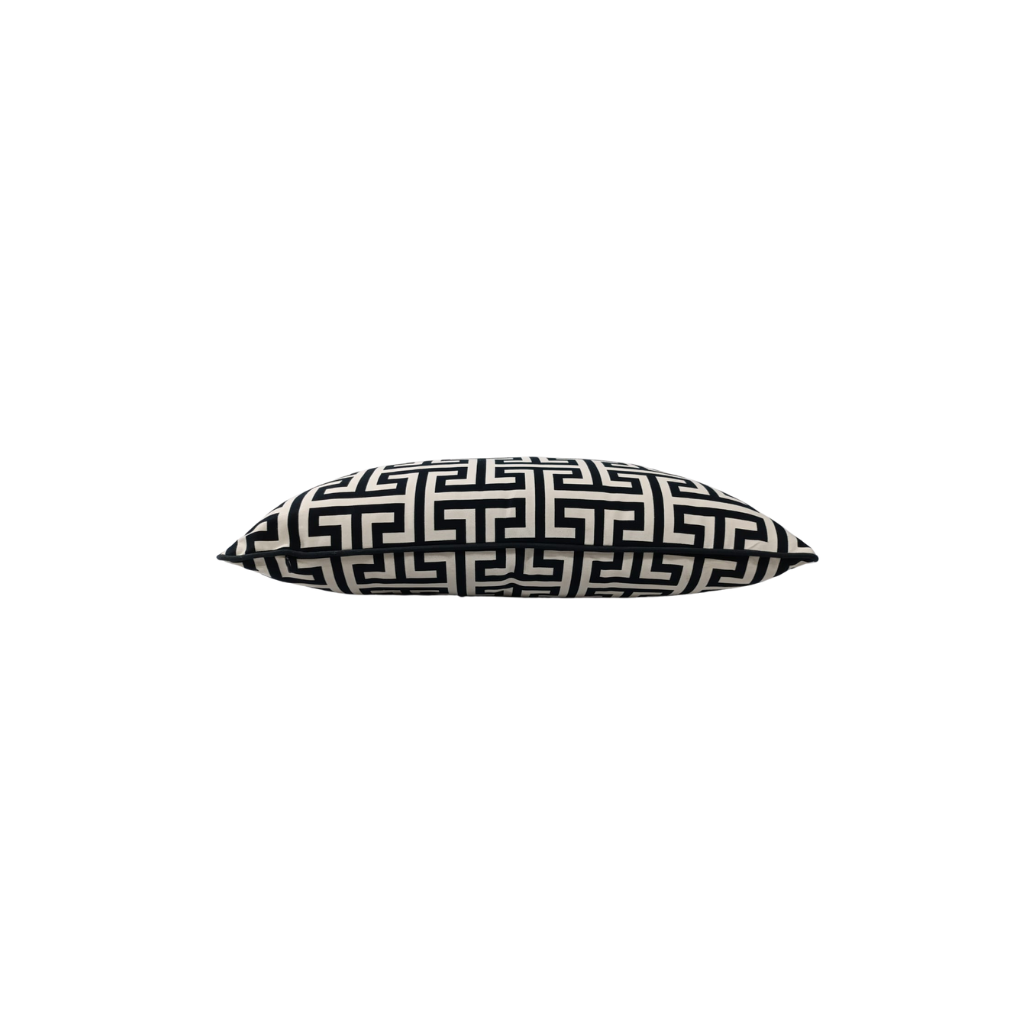 Funda de cojin grecas 60x40